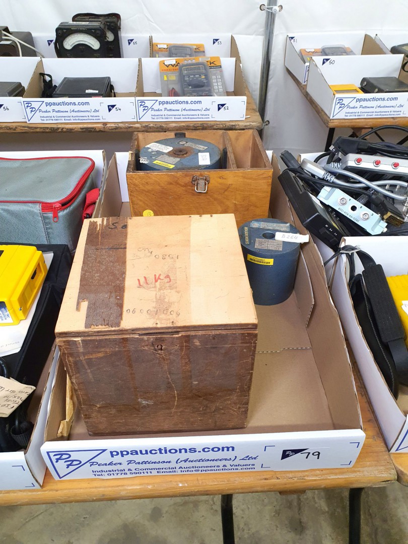 3x Plessey reference magnets (B264) - Lot located...