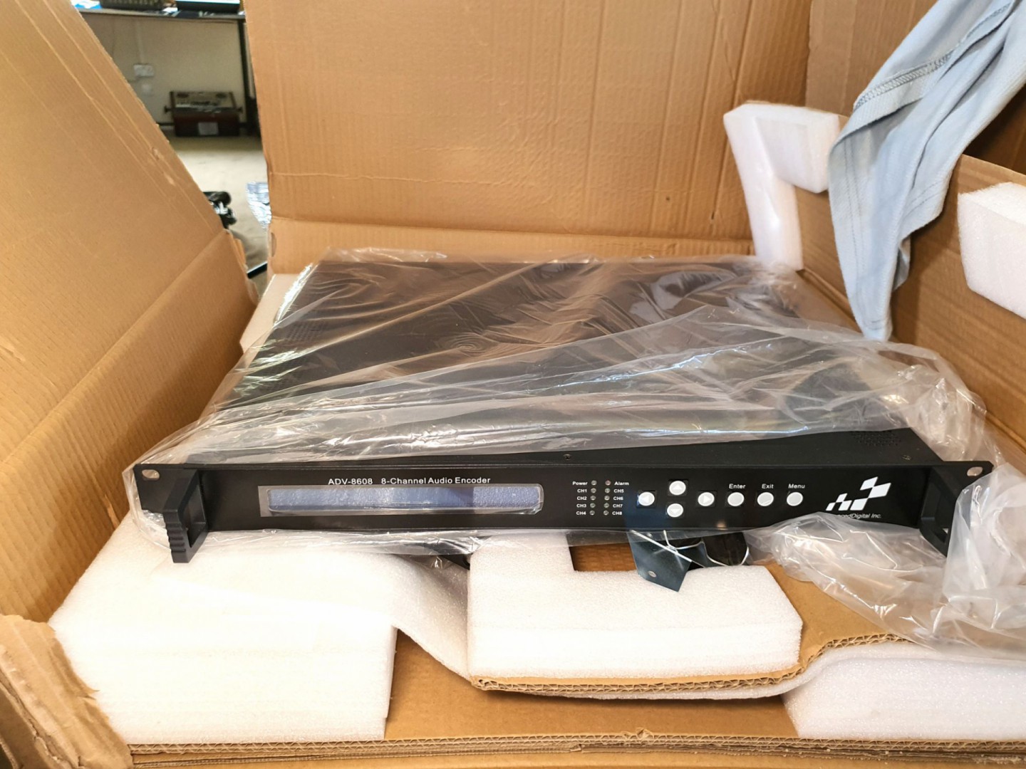 Advanced Digital ADV-8608 8 channel audio router (...