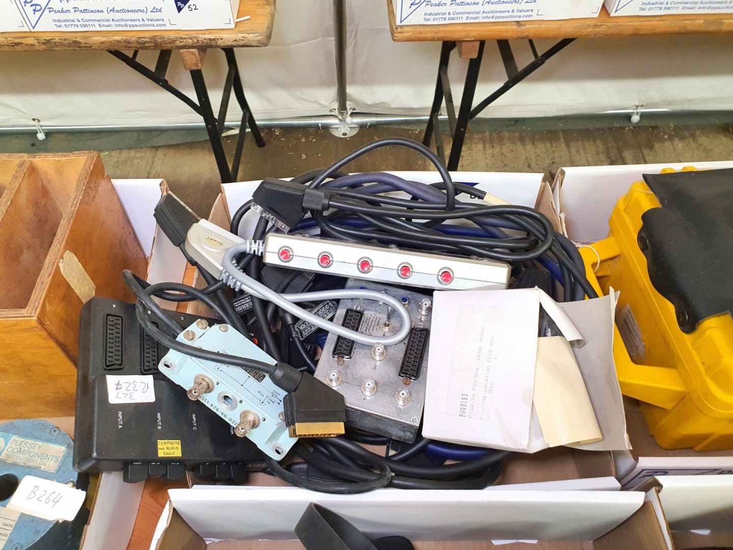 Qty various scart connection boxes, leads etc (R32...