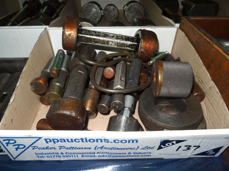 Qty various plug gauges - lot located at: PP Saler...