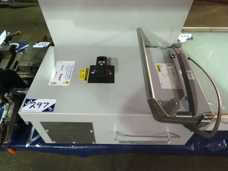 Zucchini plug in buzz bar box - lot located at: PP...