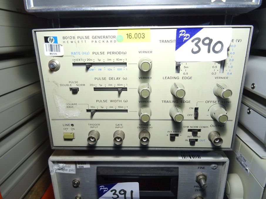 HP 8012B pulse generator - lot located at: PP Sale...
