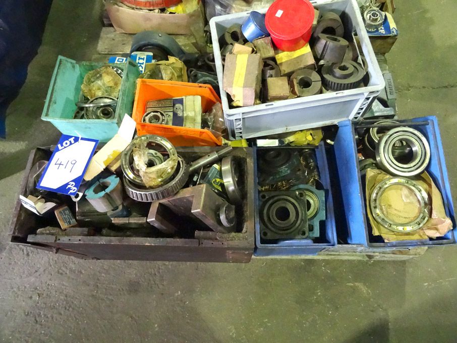Qty various metal bearings on a pallet - lot locat...