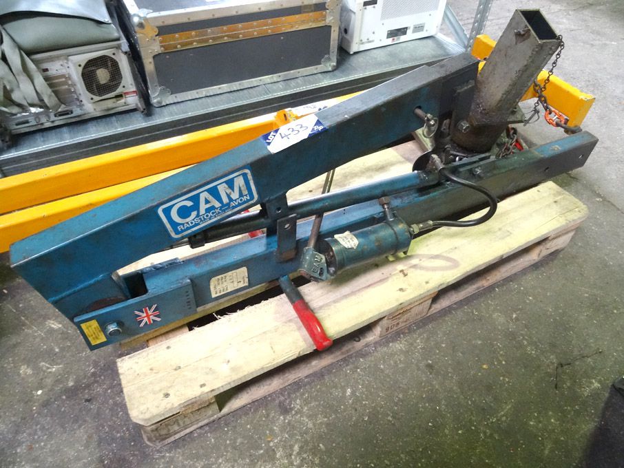 Cam Radstock floor mounted engine hoist, 152kg SWL...