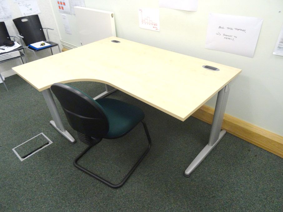 1600x1200mm 'L' shaped wooden office desk with gre...