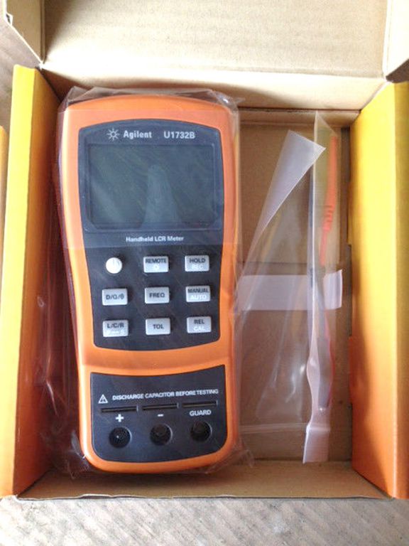 Agilent Technologies U1732B hand held LCR meter (b...