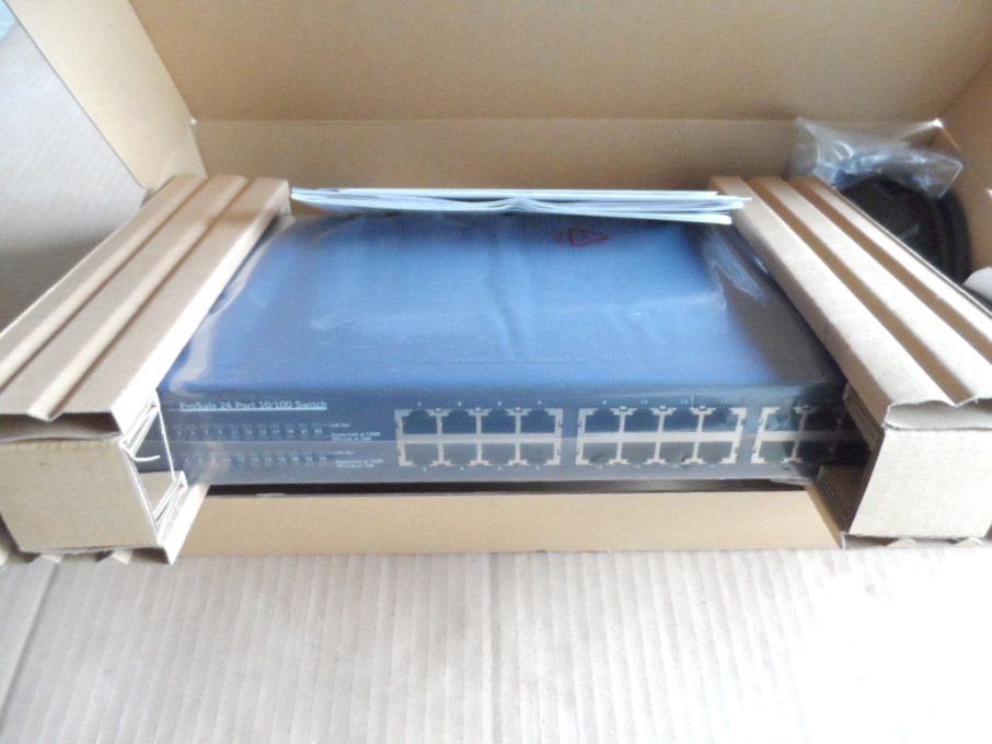 Netgear JFS524-100EUS Prosafe 24 port Ethernet swi...