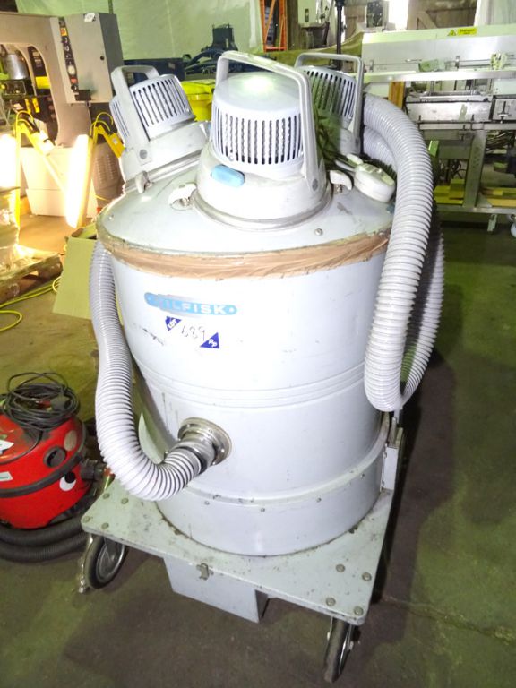 Nilfisk GMI industrial vacuum cleaner, triple head...