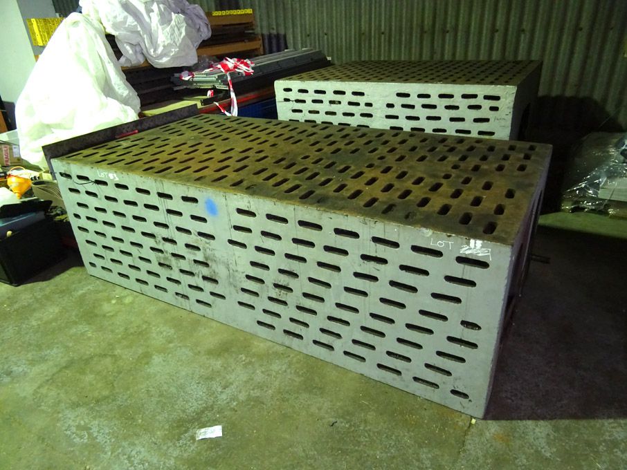 Steel furnace block, 2430x1220x760mm - lot located...