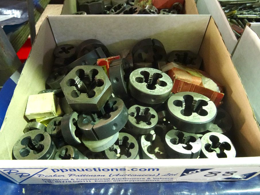 Qty various dies & dienuts to 1 1/2" approx - lot...