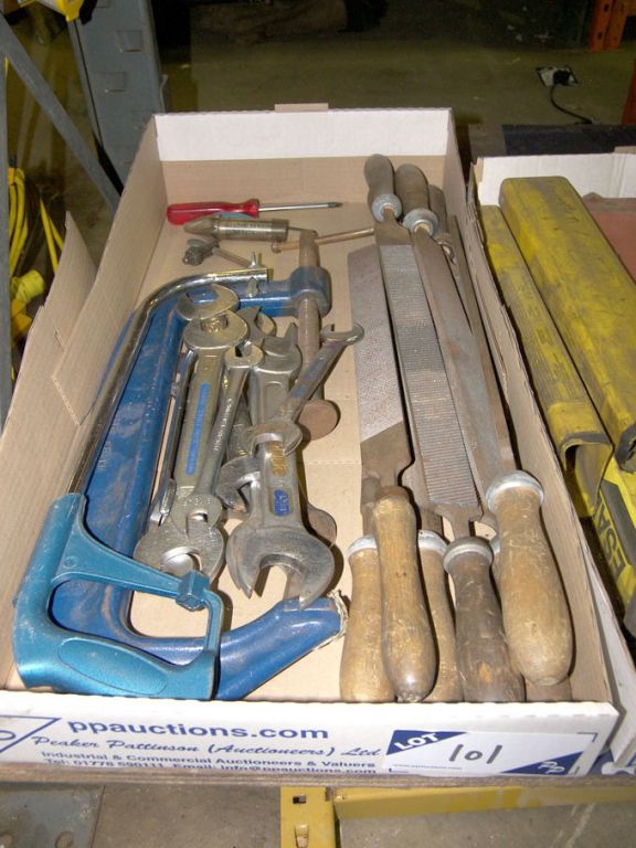 Qty various hand tools inc: spanners, files, hacks...