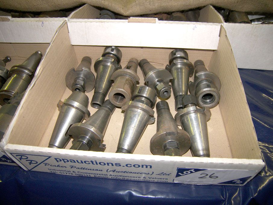 Qty various 40 int taper tool holders - Lot locate...