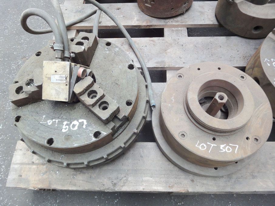 300mm dia hydraulic 3 jaw chuck, 275mm dia face pl...