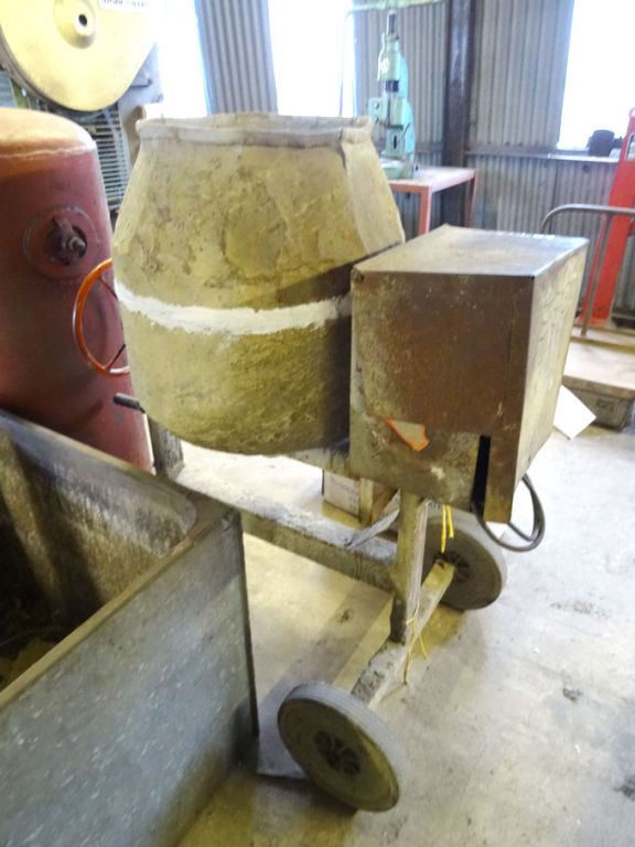 Cement mixer, 240v
