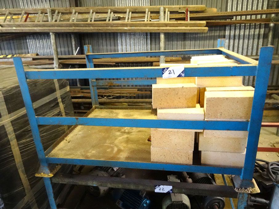 60 approx high quality furnace bricks, 150x75x230m...
