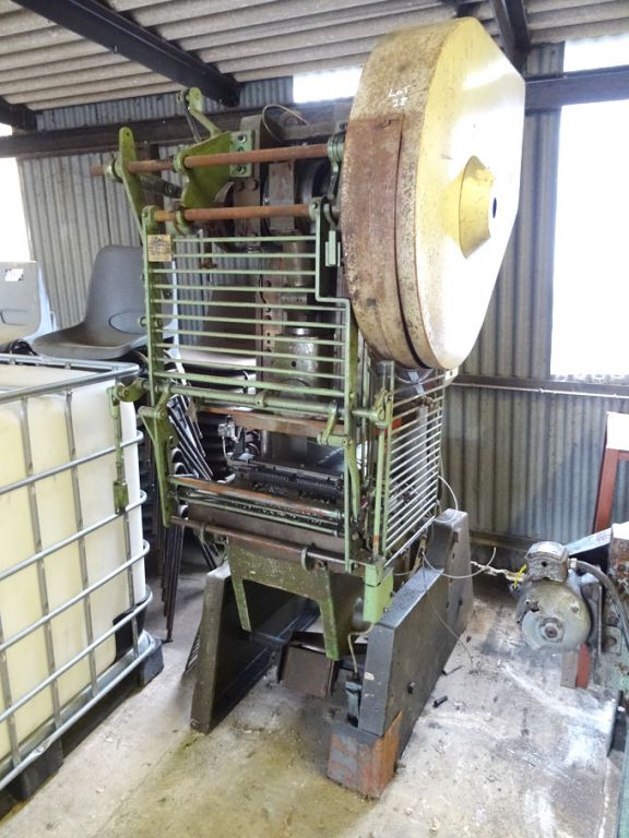 Worcester 30ton inclinable mechanical press, 24x16...