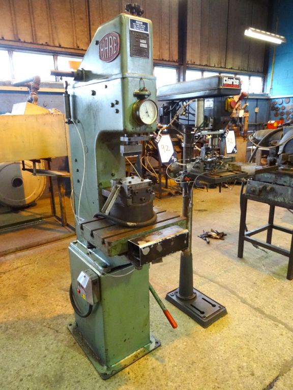 Horseshoe Nail Drilling line inc: Hare 7.5ton hydr...