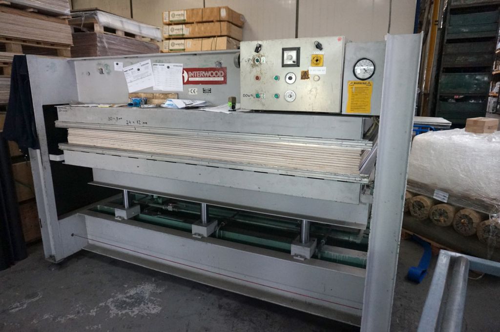 Interwood IMP hydraulic veneer / laminating press,...