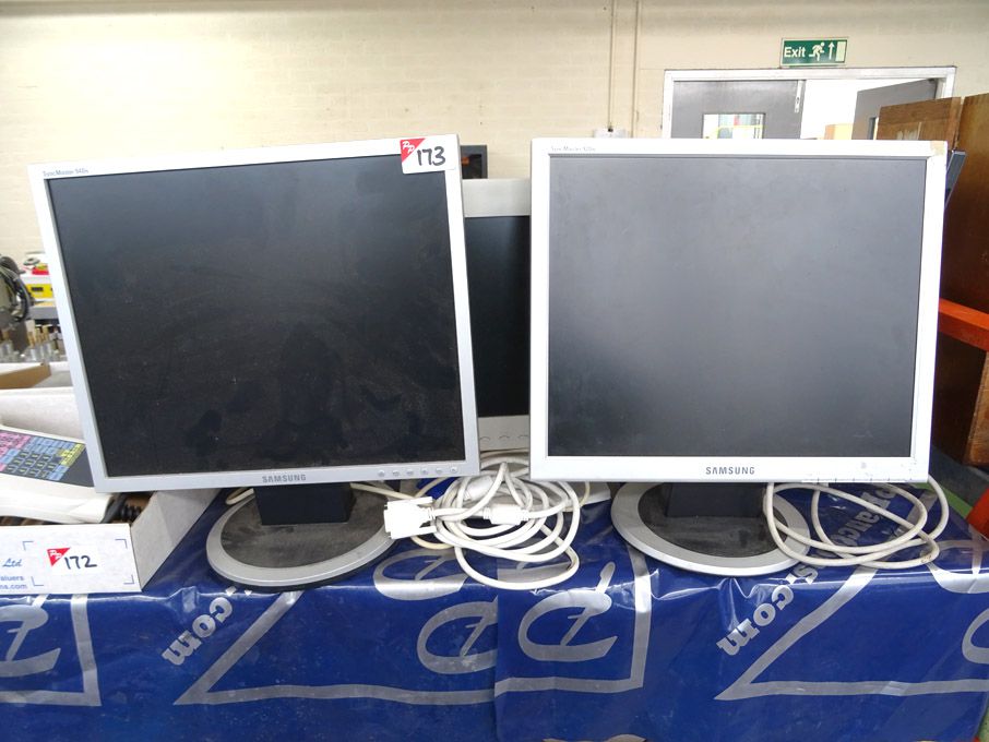 3x various Samsung, Mital LCD monitors
