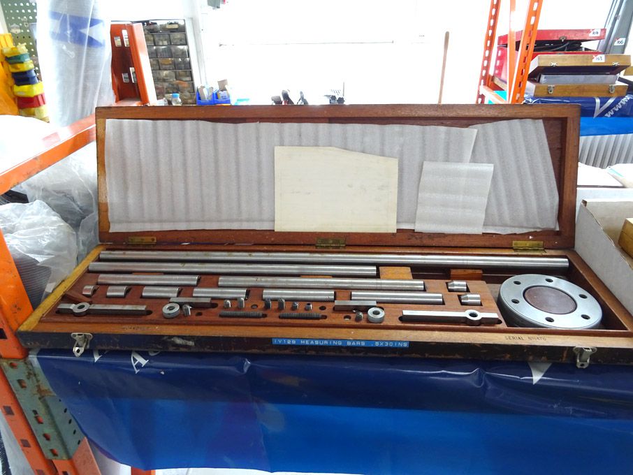 Coventry gauge 5x30" measuring bars in wooden box