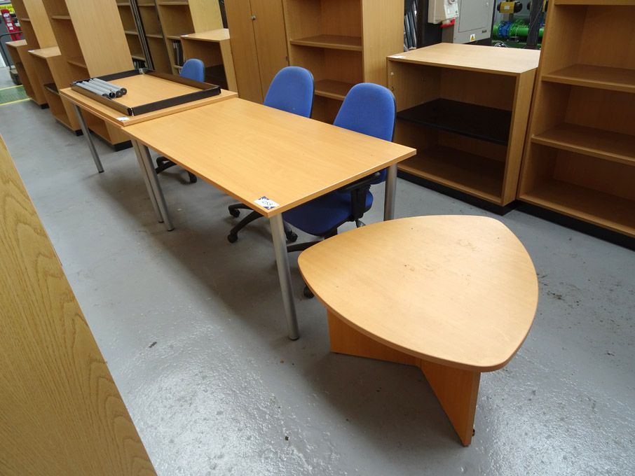 3x maple effect office tables, 1600x800mm & 3x blu...