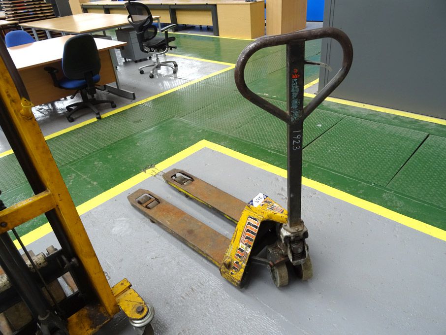 Mic 2000kg manual pallet truck