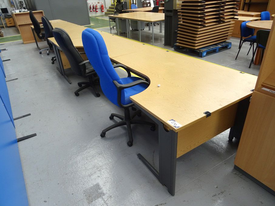 4x light oak 'L' shaped office desks, 1800x1200mm,...