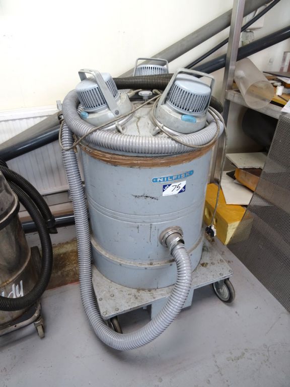 Nilfisk GMI industrial vacuum cleaner, triple head...