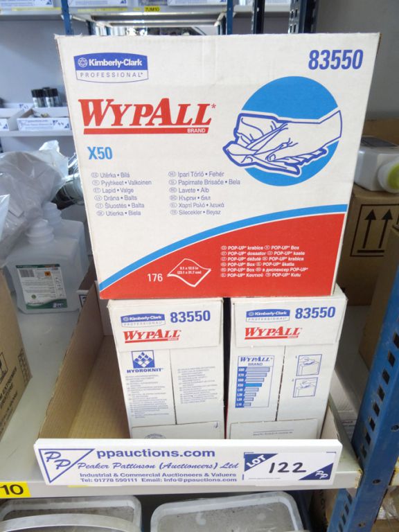 4 boxes Kimberley Clark Wypall X50 cleaning cloths...