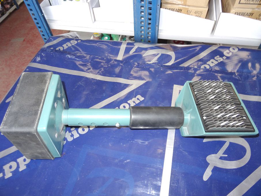 2x Contractor 1st carpet knee kicker, adjustable d...
