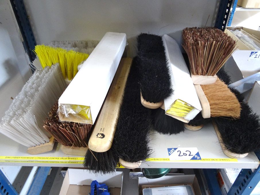 Qty various brush heads to 18" approx - (packaged...