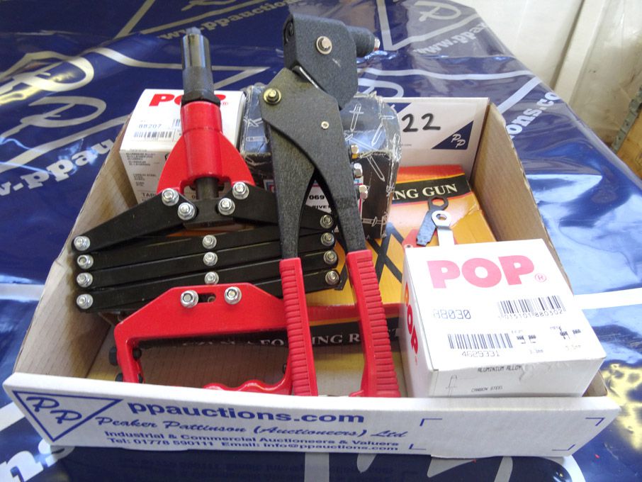 Rivet gun with a folding rivet gun & Qty rivets -...
