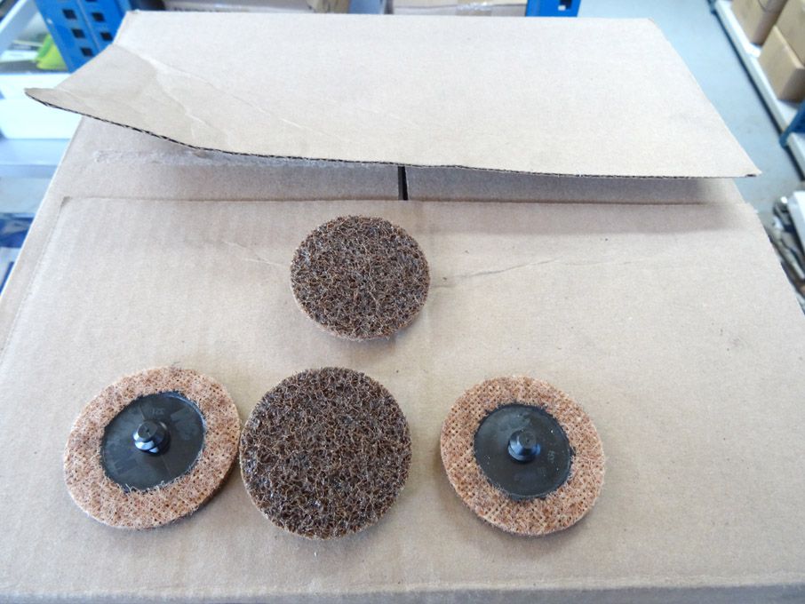 Qty 3M Scotch Brite surface conditioning discs, ma...