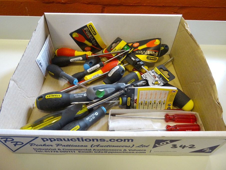 Qty various Stanley & Roebuck screwdrivers - (pac...