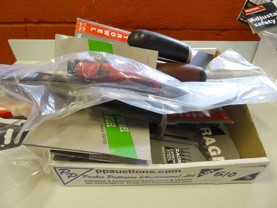 Qty various Ragni builders & plasters trowels - (p...