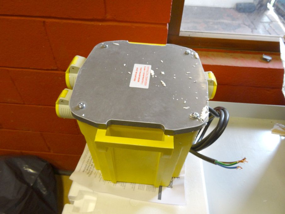 Defender 110v transformer, 5kva, 1x 32A & 2x 16A o...