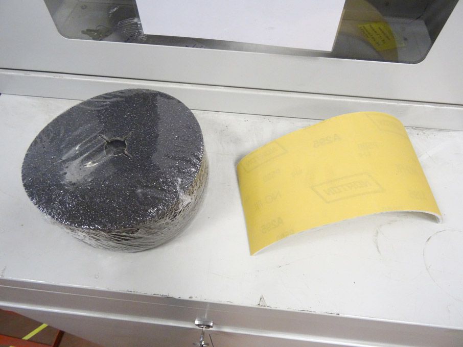 Qty 3M P24 180mm diameter sanding discs & Qty Nort...