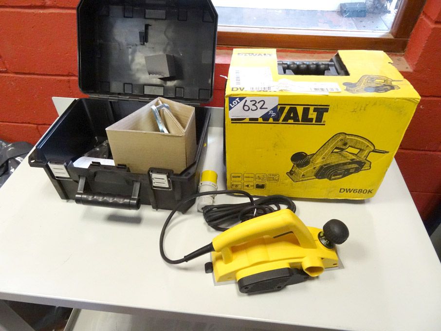 Dewalt DW680K planer, 110v, 600W, 15000rpm, 2.5mm...