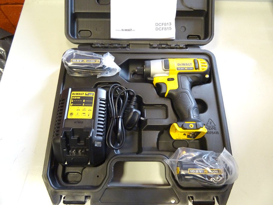 Dewalt DCF815 10.8v cordless impact driver, 0-2450...