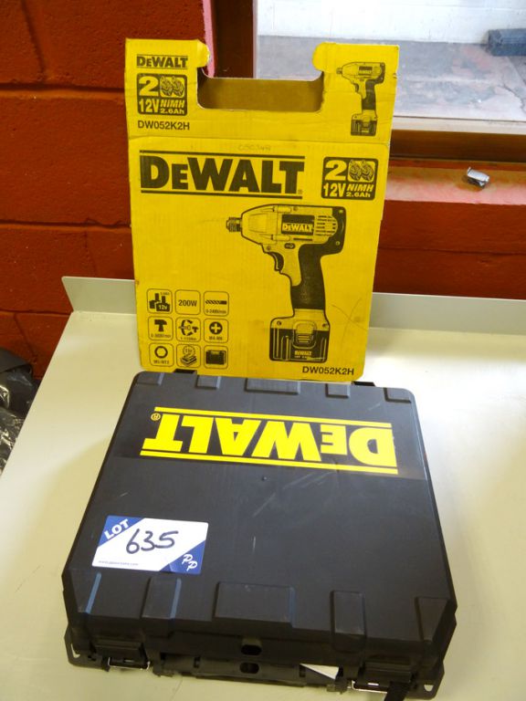 Dewalt DWO52K2H cordless impact driver wrench, 12v...