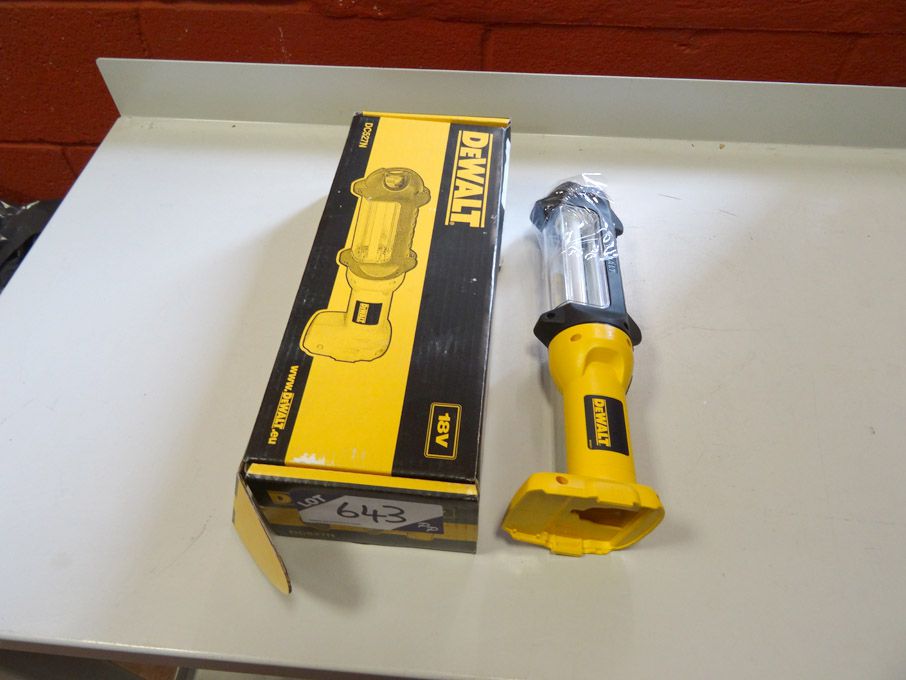 Dewalt DC527N fluorescent light, 18v (no battery)...