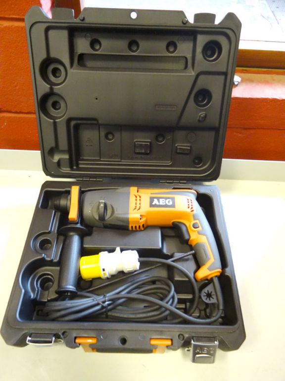 AEG KH24E impact hammer drill, 110v, 720W, 0-1500r...