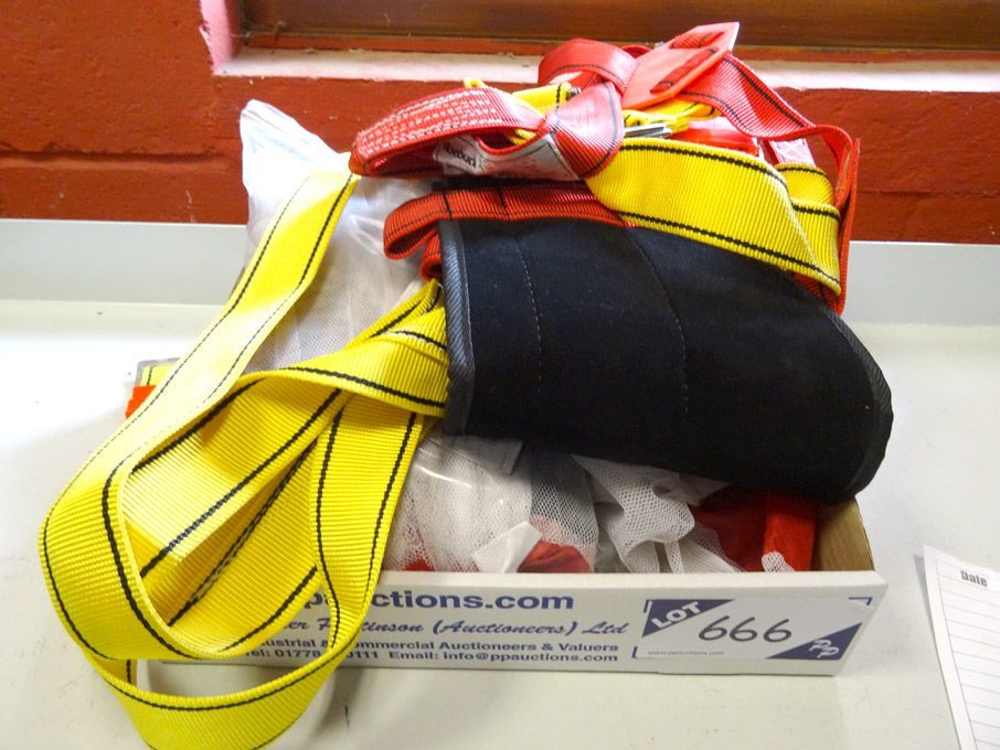 2x Roebuck full body harnesses - (packaged & unuse...