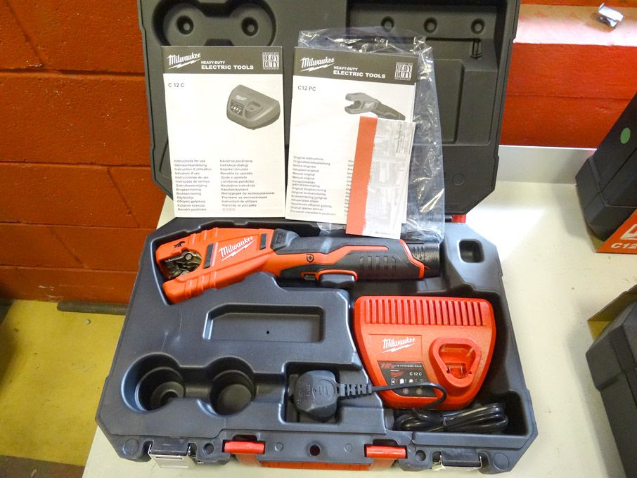 Milwaukee M12 C12PC-21C cordless pipe cutter, 12v,...