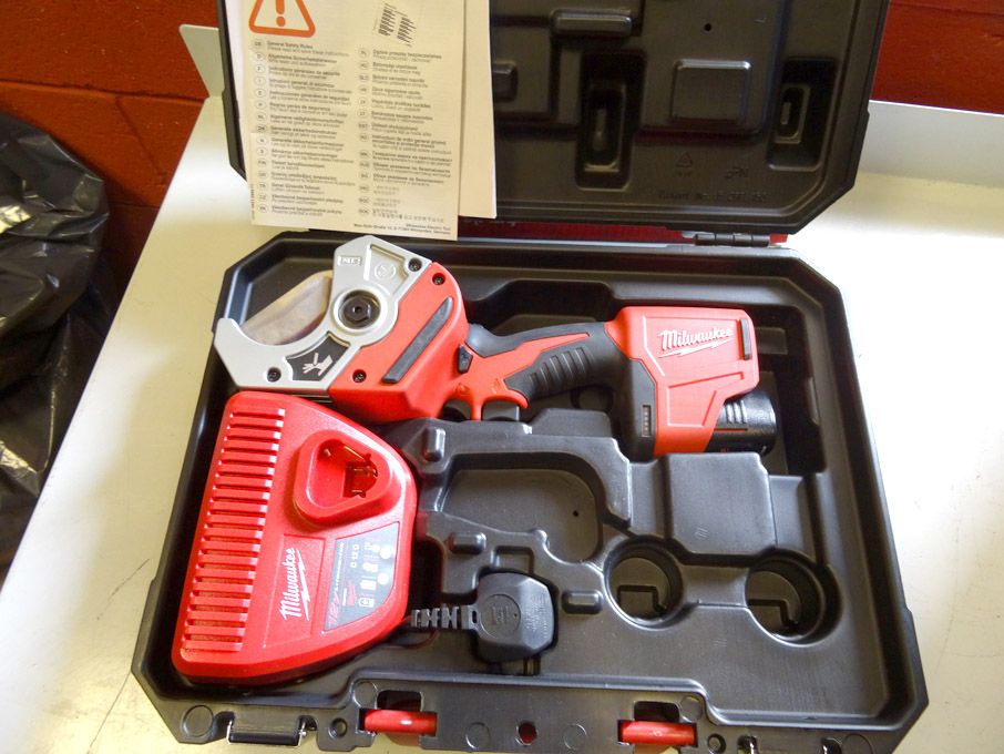 Milwaukee C12/PPC/21C (PEX) heavy duty pipe cutter...