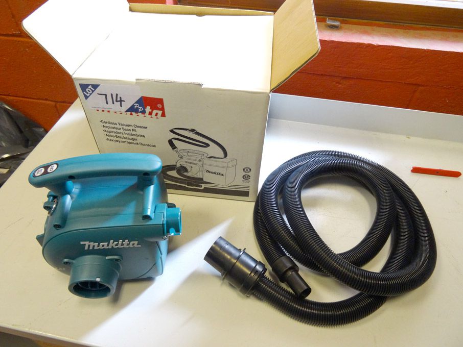 Makita BVC35OZ cordless vacuum cleaner, 18v (no ba...