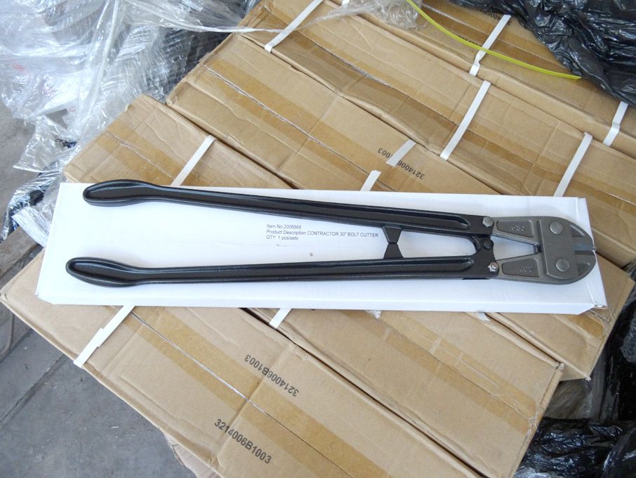 30 approx Contractor 30" bolt cutters on pallet -...
