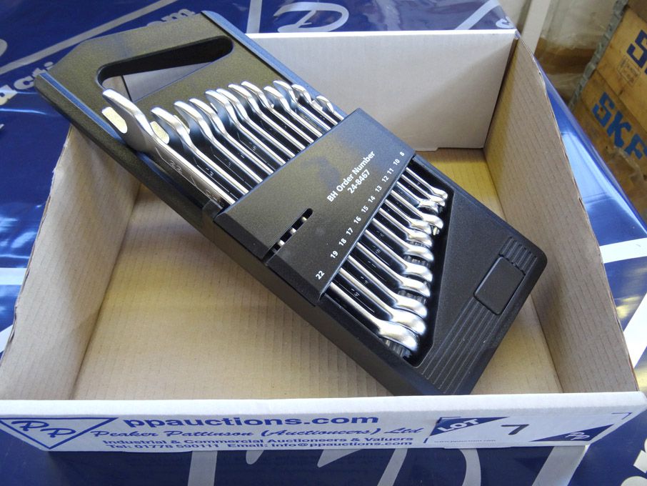 12 piece spanner set, 8mm - 22mm - (packaged & unu...