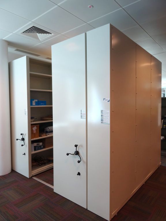 Rackline floor type mobile shelving, 900x400mm she...
