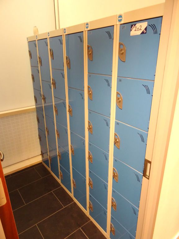 6x Welconstruct grey / blue metal multicompartment...